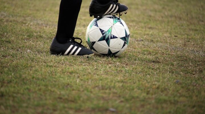 Equipamentos para Futebol Society: O que é preciso?